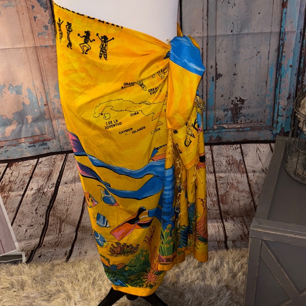 Vintage Island Expression yellow dolphin Caribbean polyester sarong